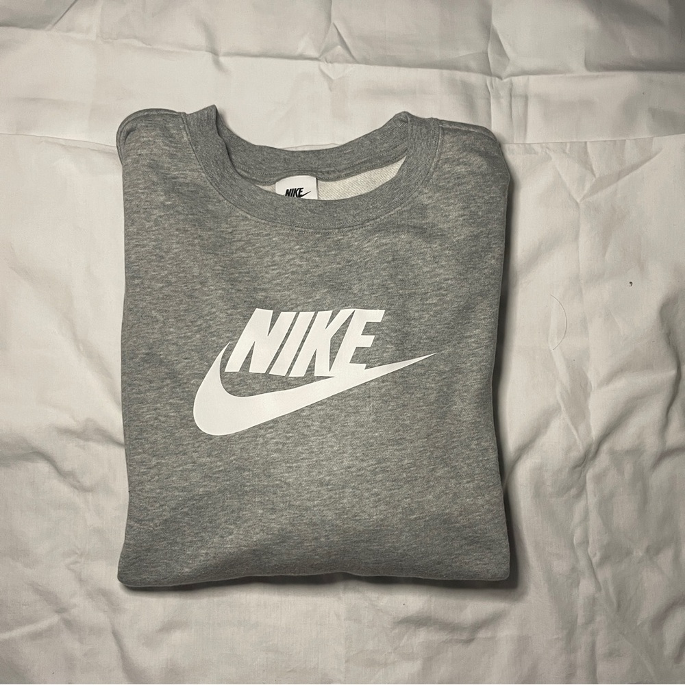 Nike crew neck (womens)